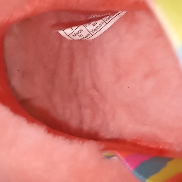 Ugg slides - Picture 3 of 4